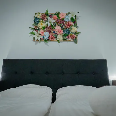 Central Apartments *