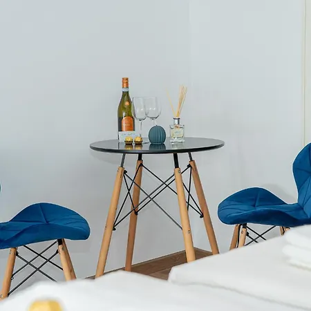 아파트 Central Apartments