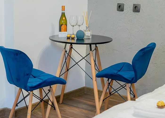 Central Apartments アパート