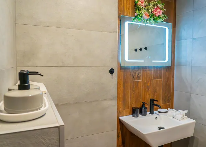 Central Apartments アパート