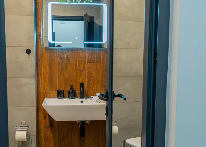 Central Apartments アパート